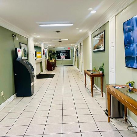 Astoria Hotel North Danville Ngoại thất bức ảnh